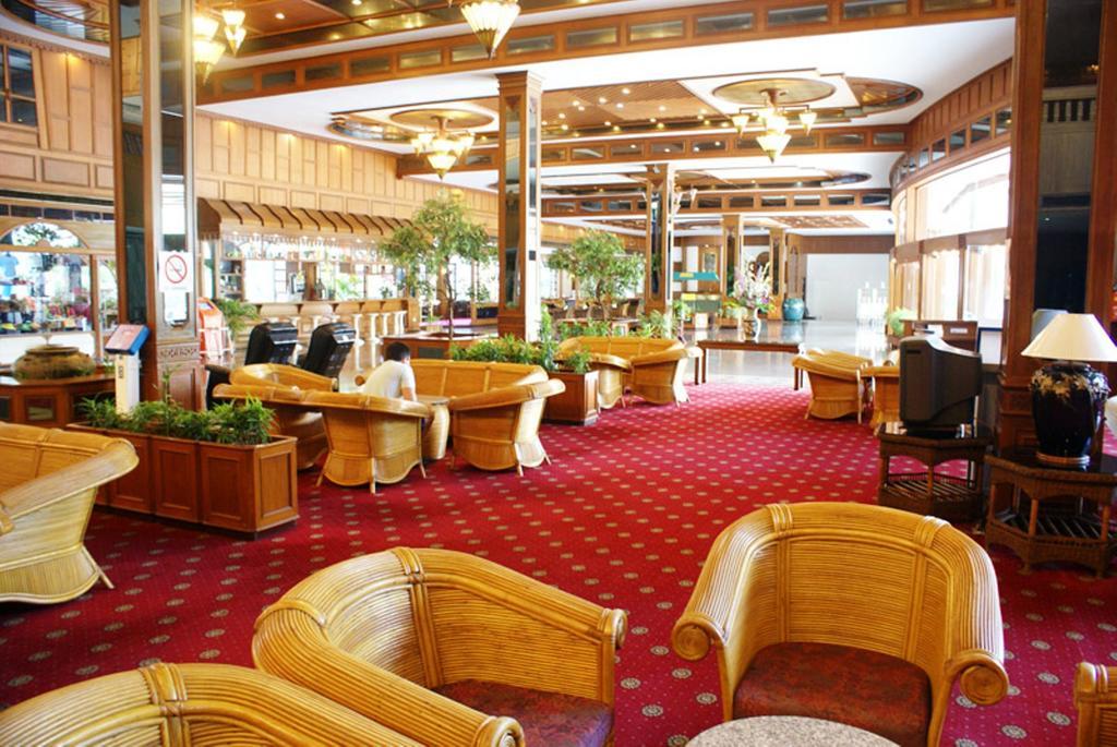 Royal Twins Palace Hotel Pattaya Exterior photo