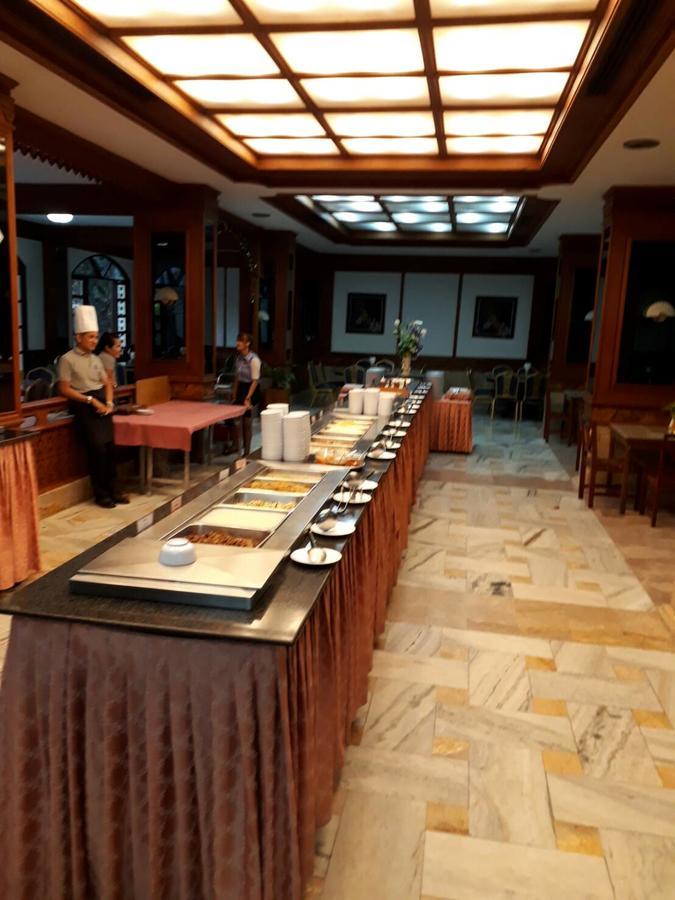 Royal Twins Palace Hotel Pattaya Exterior photo